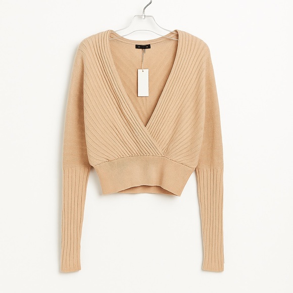Free People Peach Wrap Sweater – Effortless Chic Meets Cozy Elegance 🍑 - Picture 1 of 6